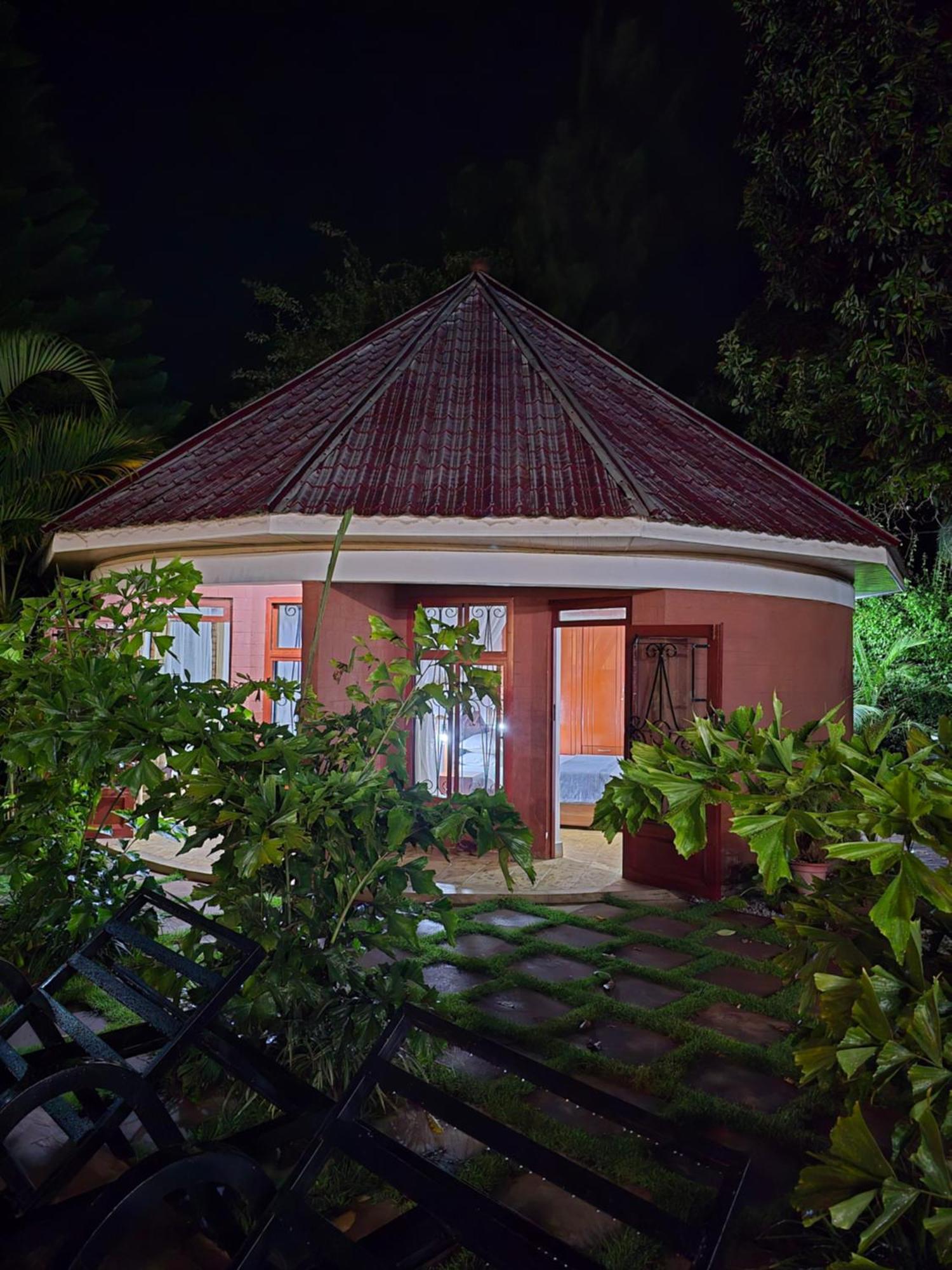 Sprunger Avenue - Tulia Homes Moshi Rom bilde